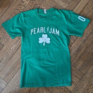Pearl Jam Boston Shamrock 2016 Tour Shirt | men/unisex size S